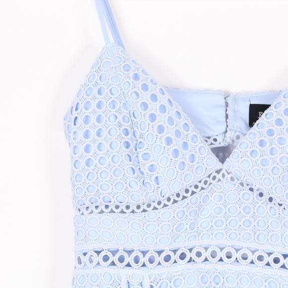 Bardot Circle Lace Midi Dress - Picture 4 of 9